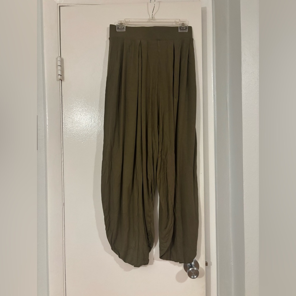 Olive Green Harem Pants by Aodobe